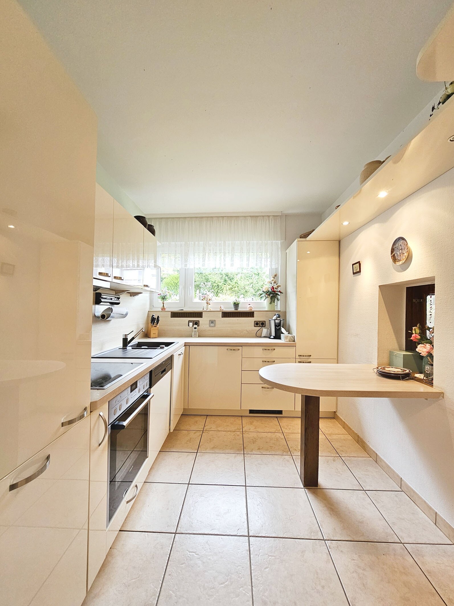 Reihenmittelhaus mit 2 Wohneinheiten in Toplage