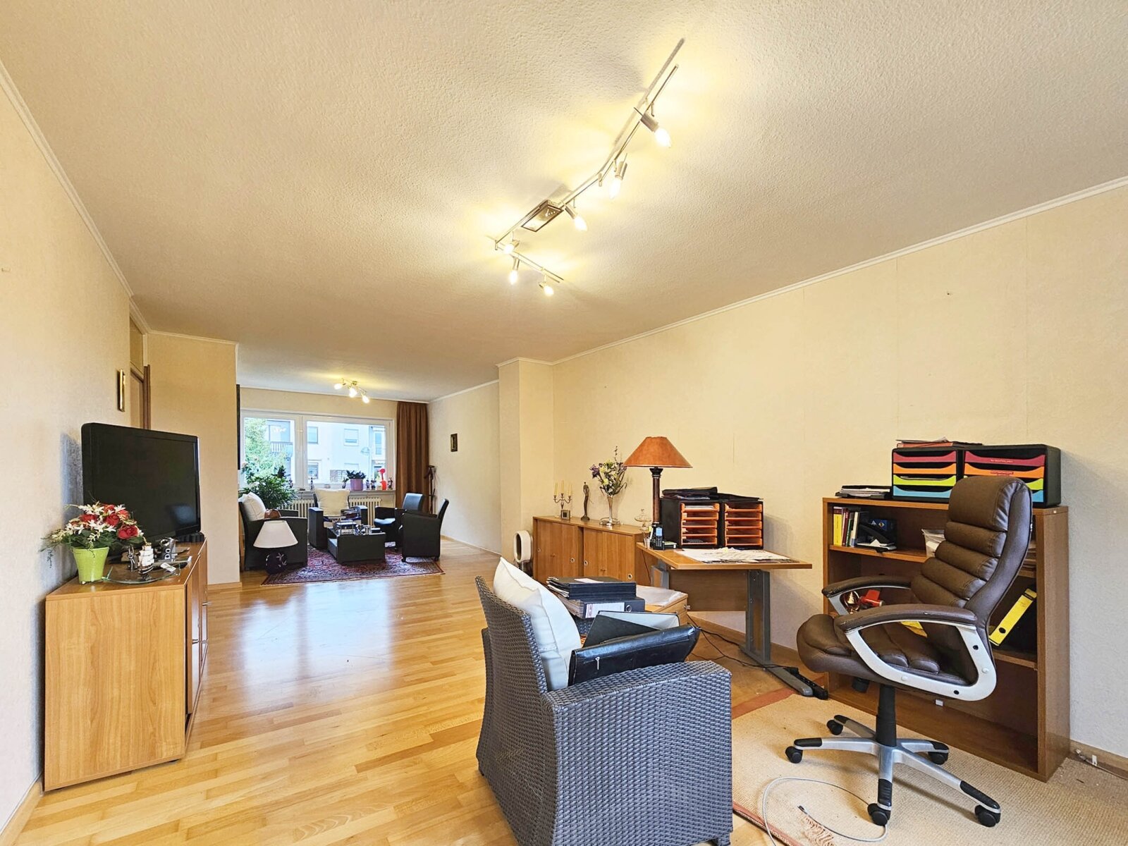 Reihenmittelhaus mit 2 Wohneinheiten in Toplage