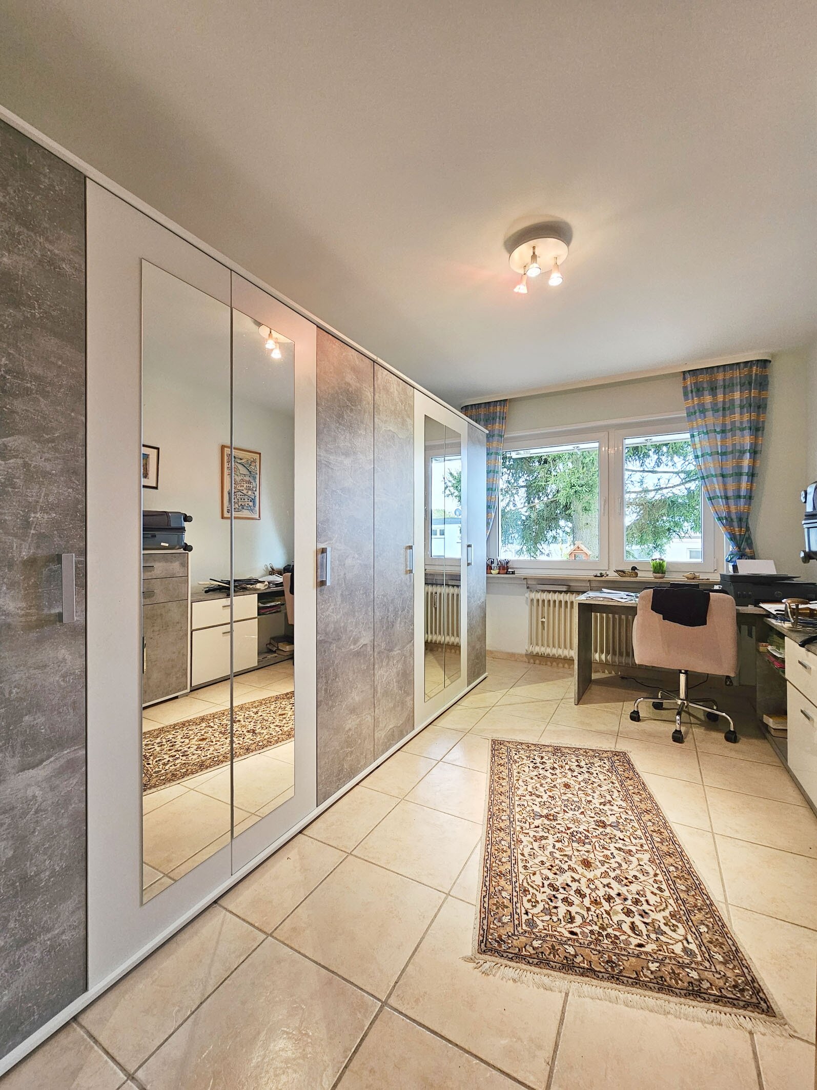 Reihenmittelhaus mit 2 Wohneinheiten in Toplage