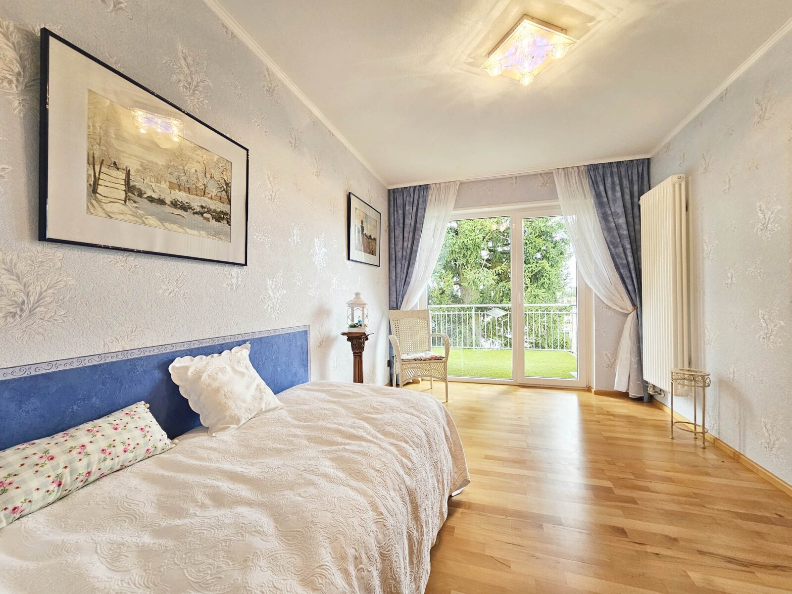 Reihenmittelhaus mit 2 Wohneinheiten in Toplage