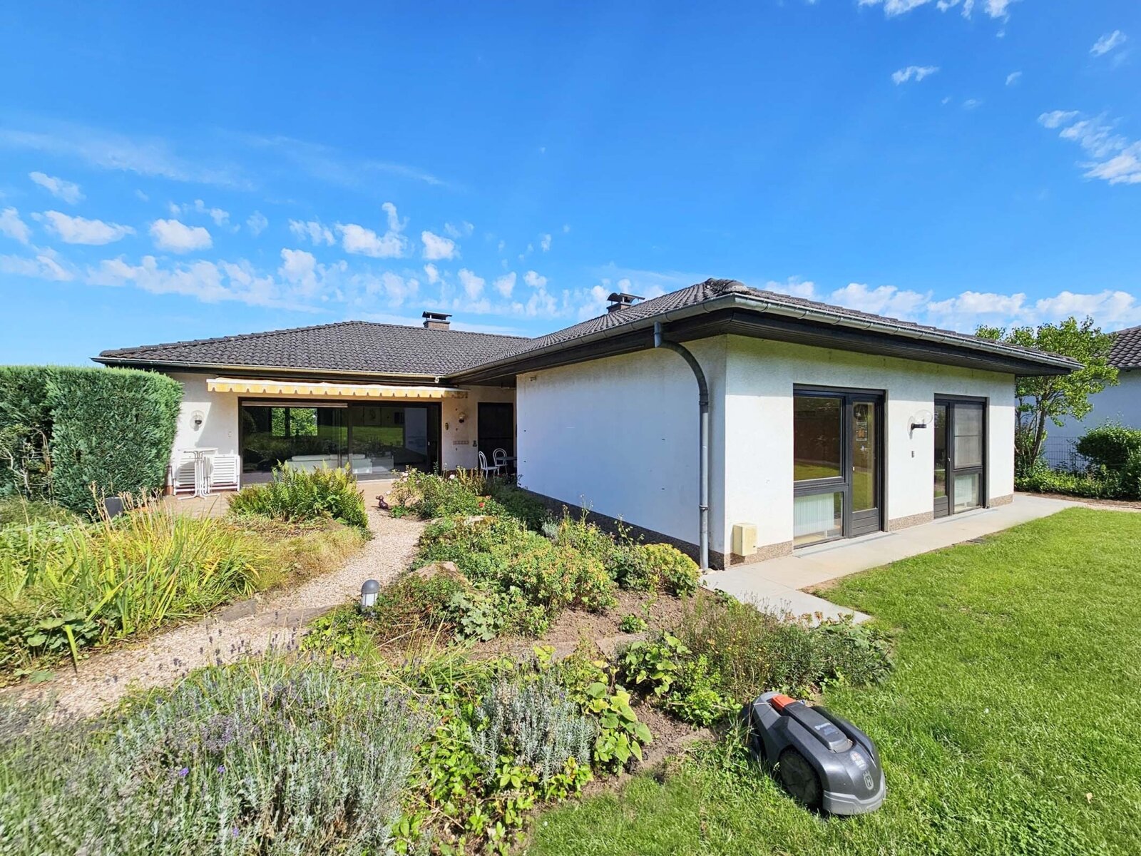 Bungalow mit Sauna & Gartenidylle