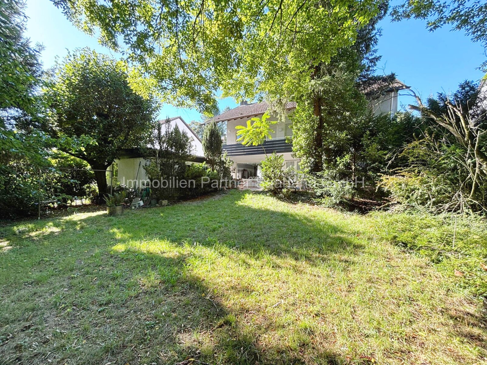 Freistehende Immobilie in beliebter Lage von Saarlouis