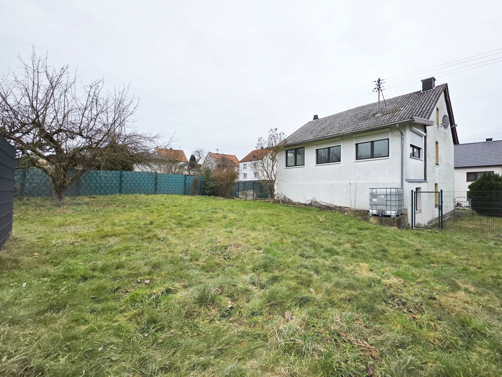 *neuer Preis* Freistehendes Einfamilienhaus