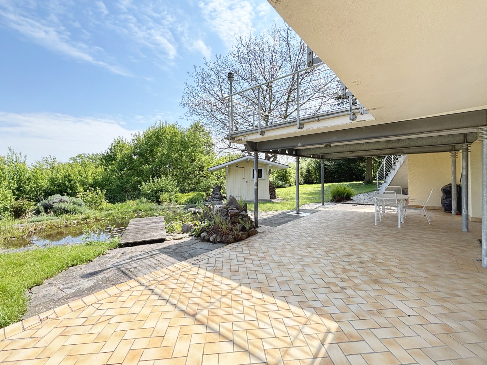 Terrasse und Garten