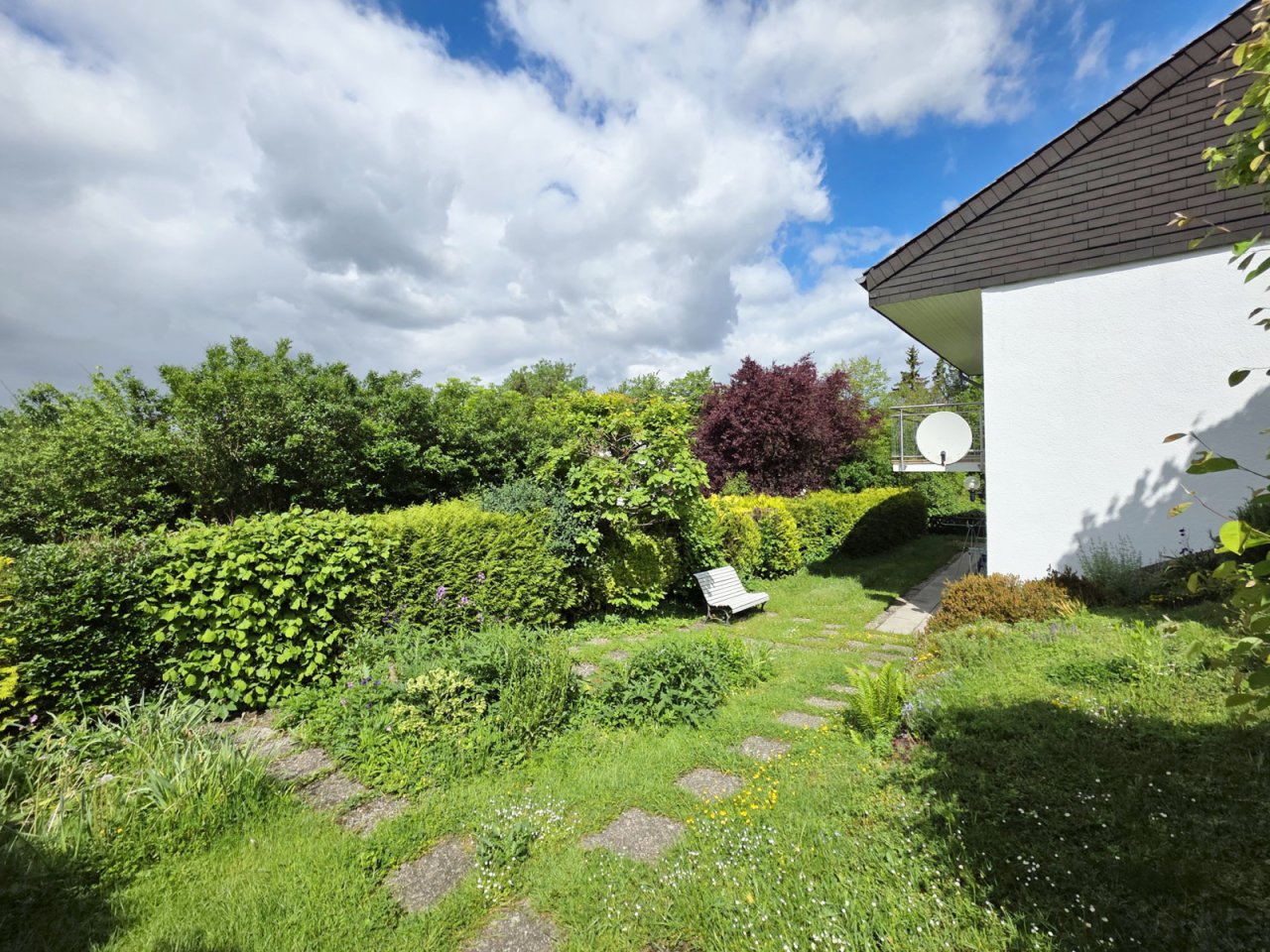 Seitenansicht - Garten