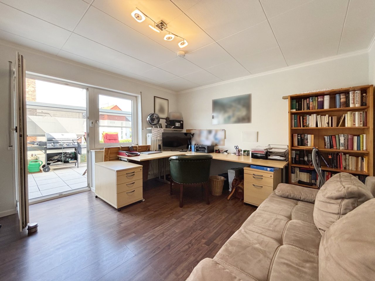 Zimmer mit Zugang zum Balkon Zimmer mit Zugang zum Balkon