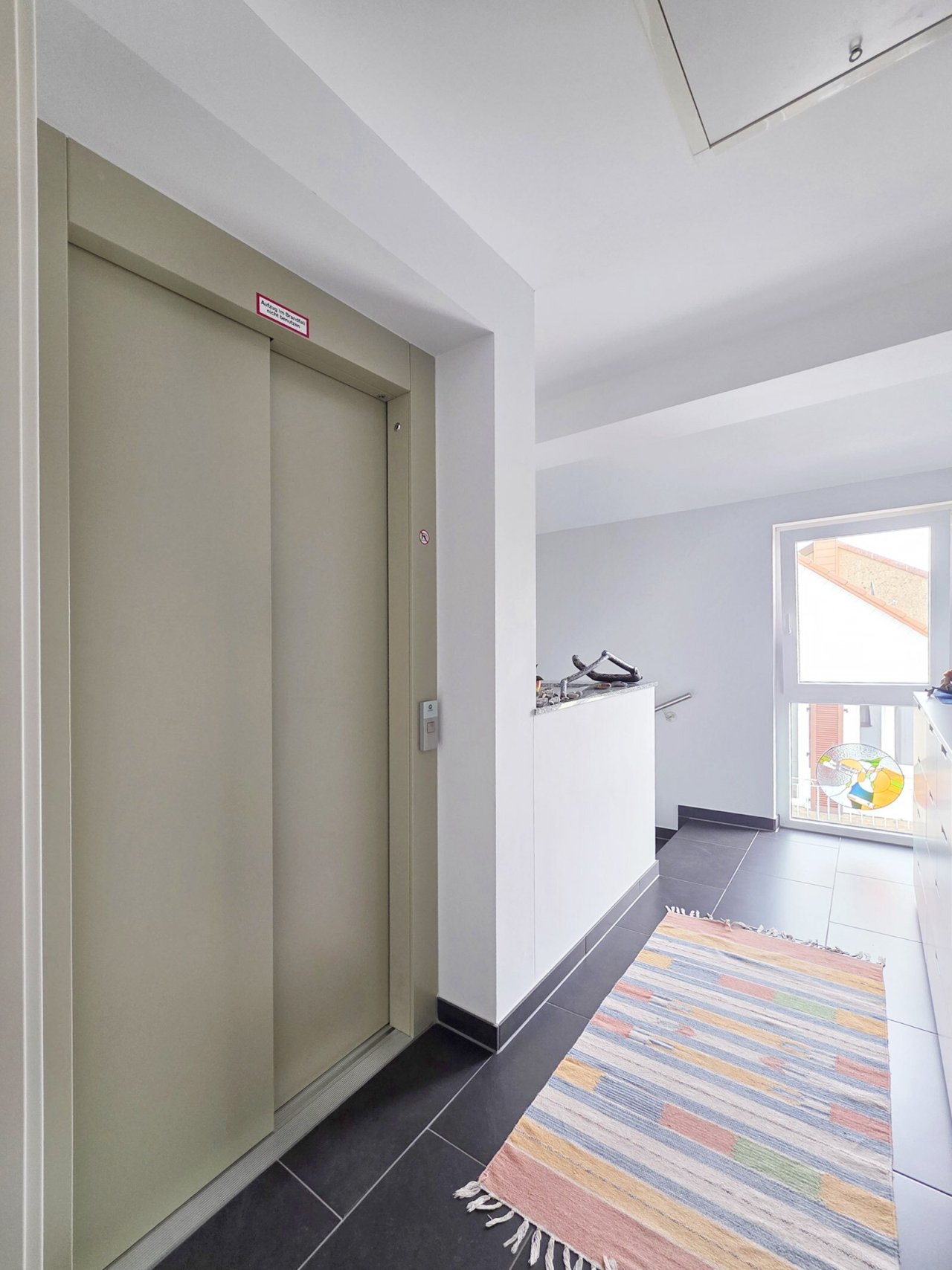 *verkauft* Exklusive Penthouse-Wohnung in Wallerfangen (1) — Treppenhaus - Aufzug