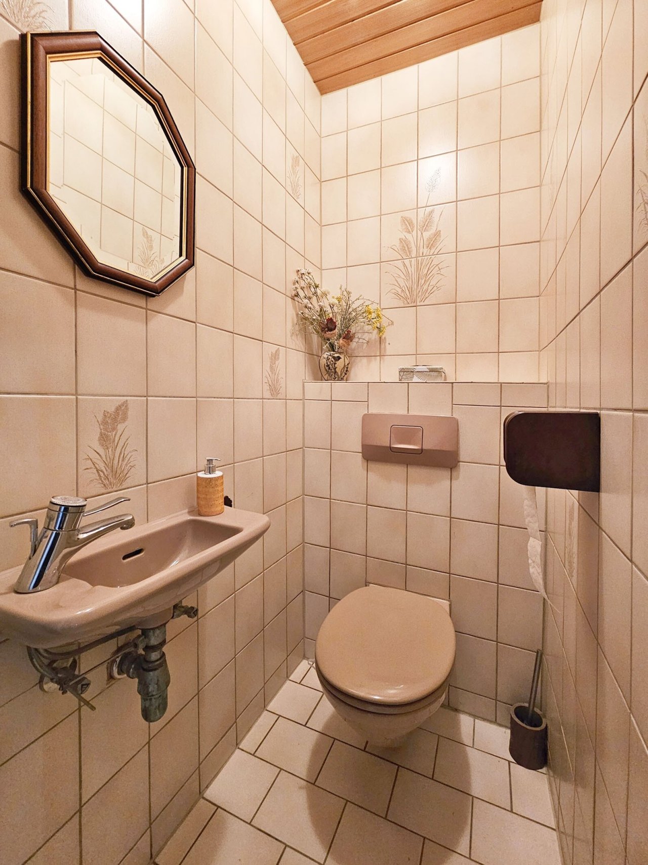 Reihenmittelhaus mit 2 Wohneinheiten in Toplage (2) — WC EG