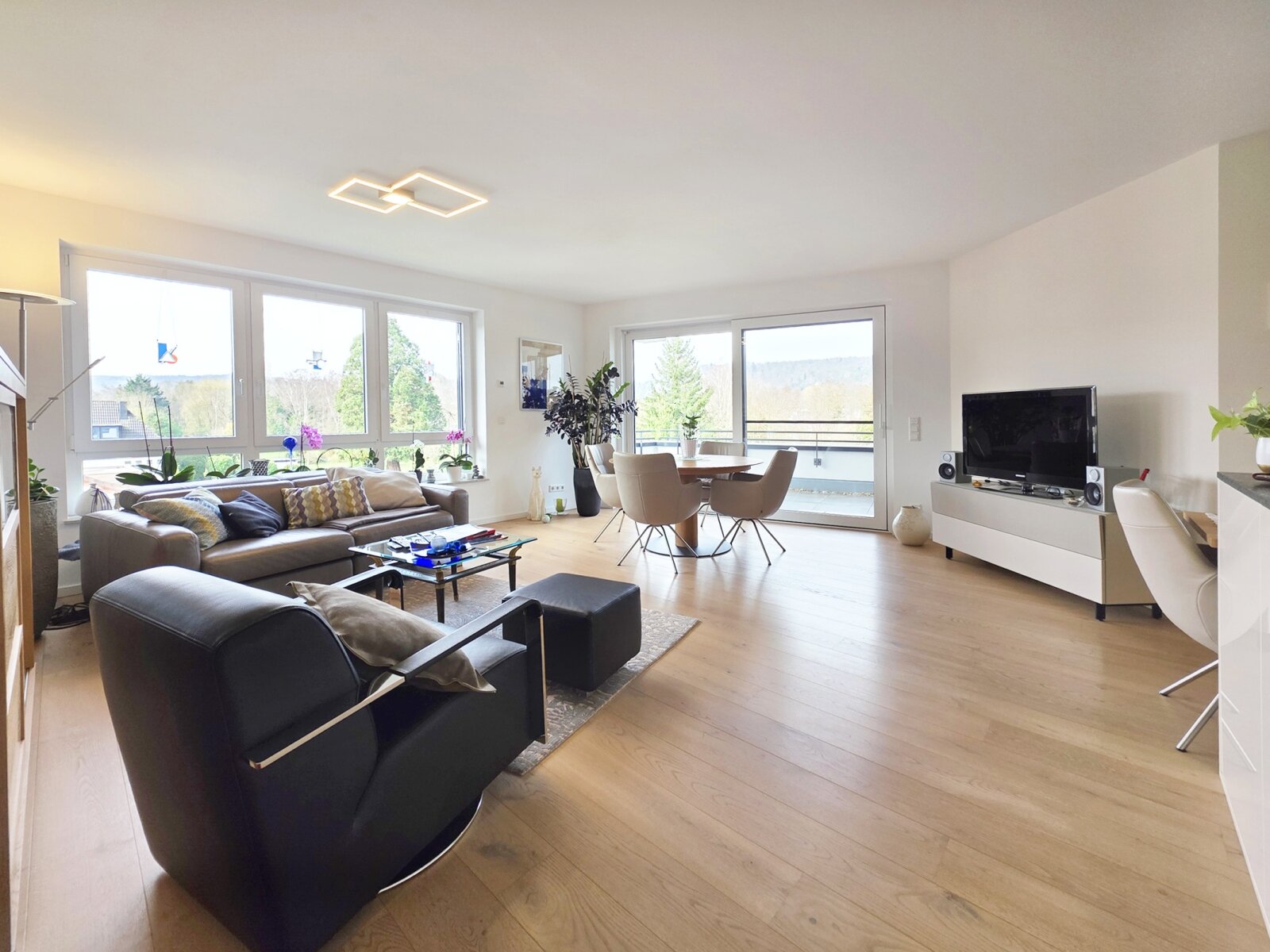 *verkauft* Exklusive Penthouse-Wohnung in Wallerfangen (1) — Wohn-Essbereich