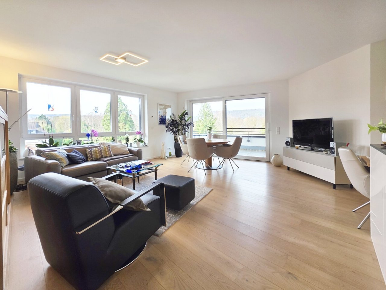 *verkauft* Exklusive Penthouse-Wohnung in Wallerfangen (1) — Wohn-Essbereich