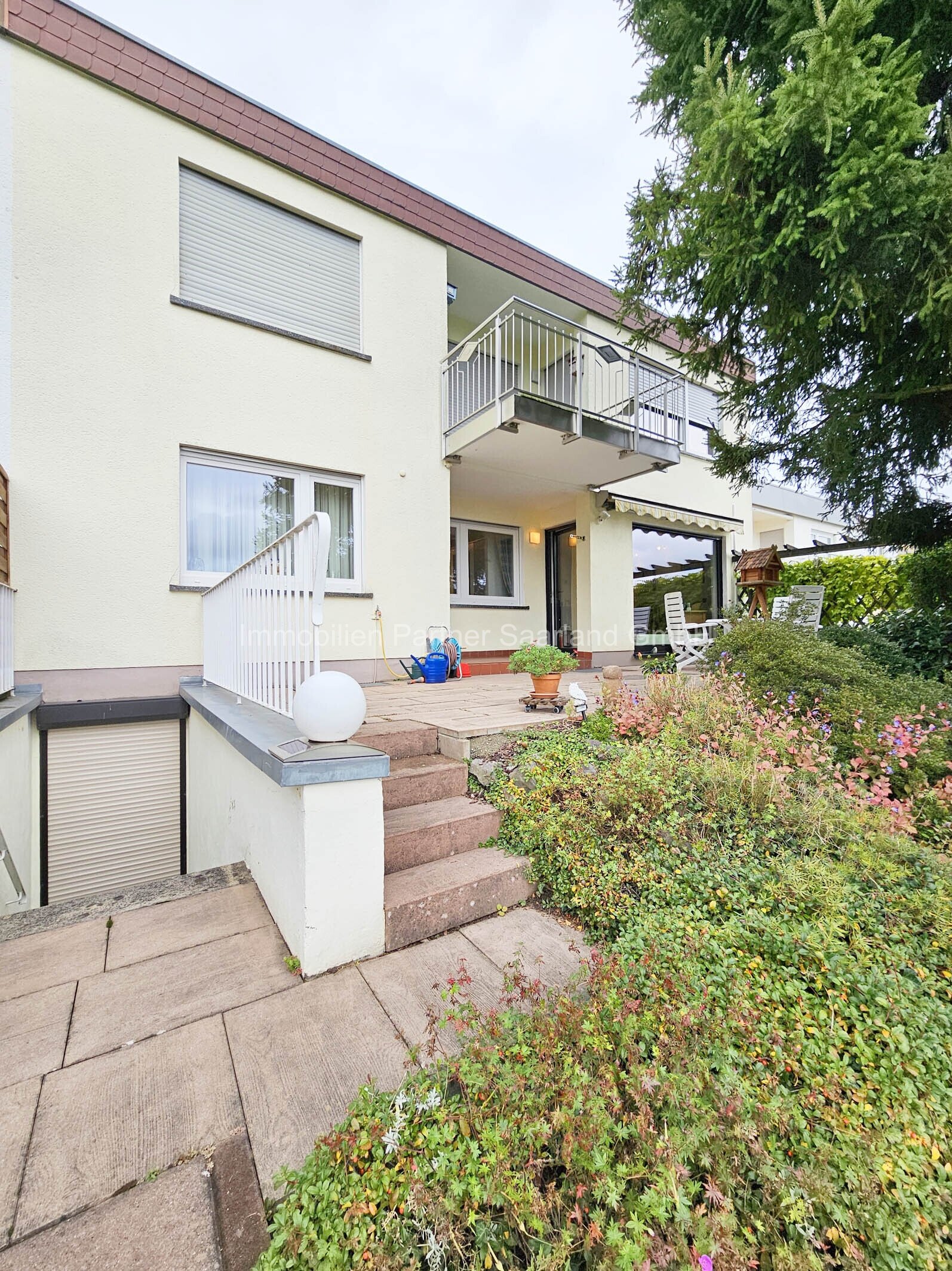 Reihenmittelhaus mit 2 Wohneinheiten in Toplage (2) — Rückansicht/Garten