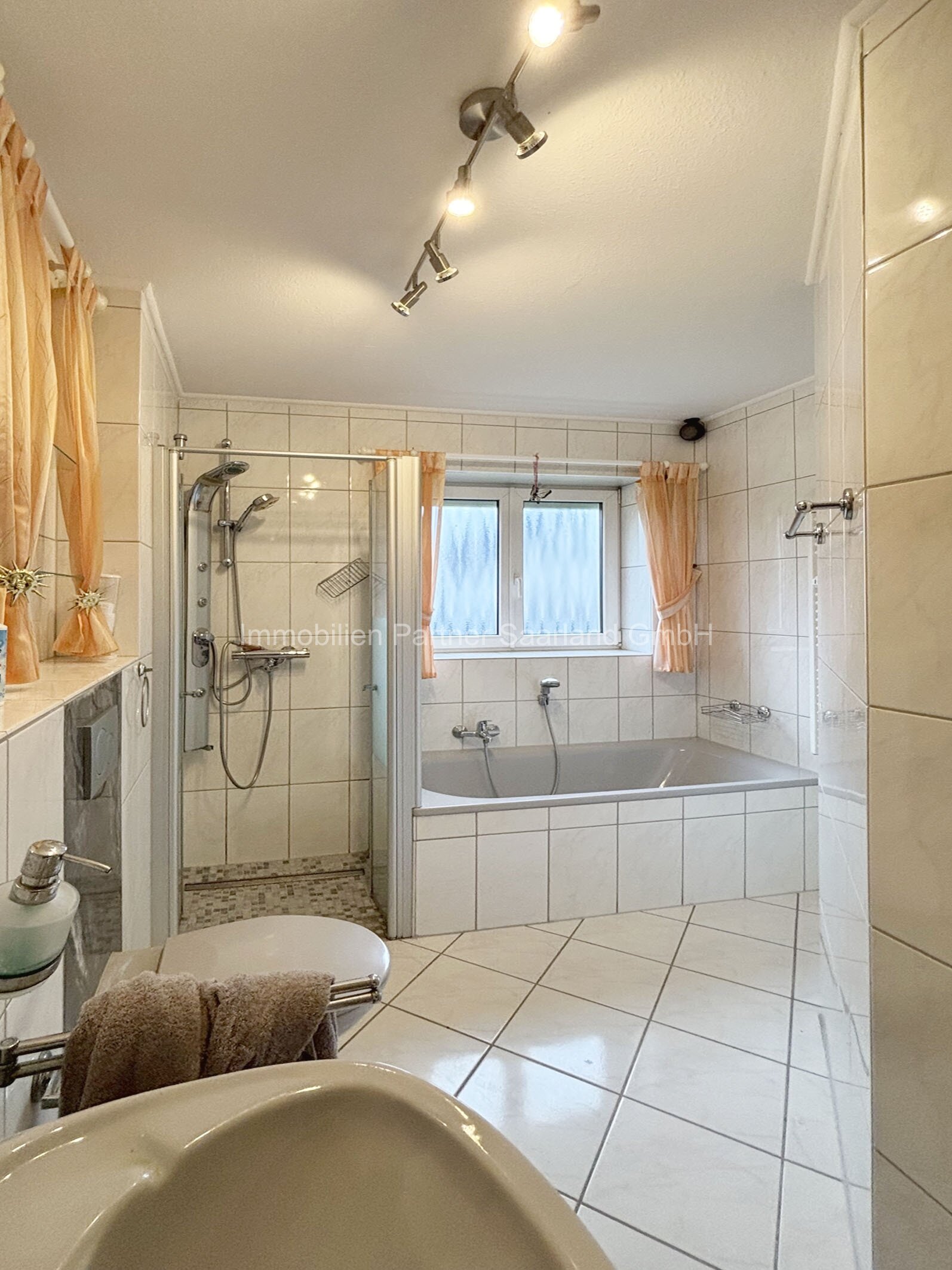 Gepflegte Eigentumswohnung in Nalbach (7) — Badezimmer