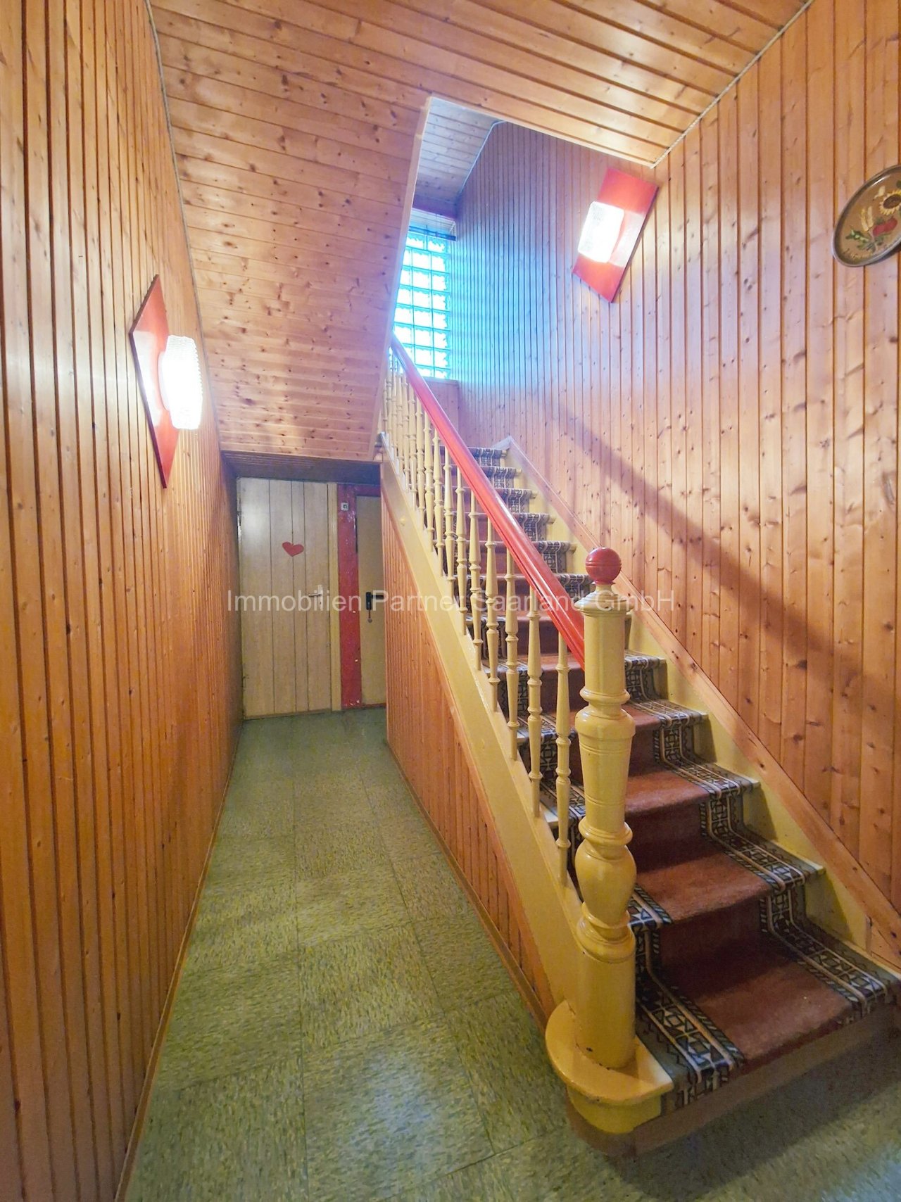 Renovierungsbedürftiges Reihenmittelhaus in VK (13) — Eingangsbereich/Flur