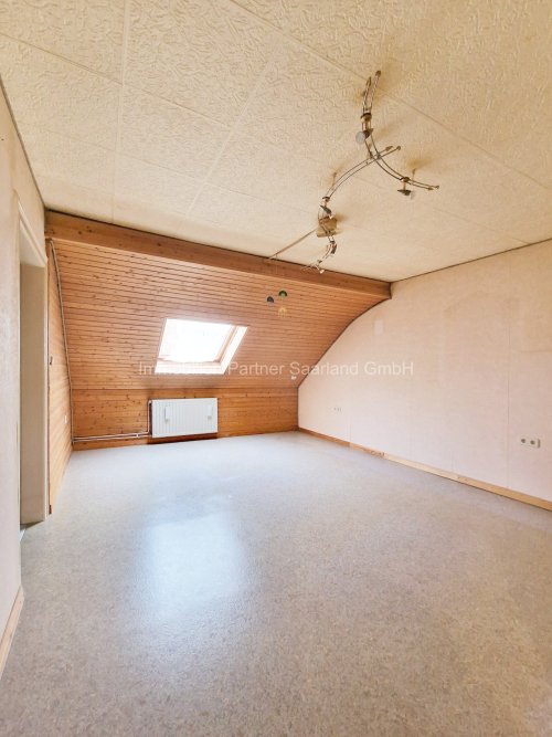 Renovierungsbedürftiges Reihenmittelhaus in VK (13) — Zimmer DG