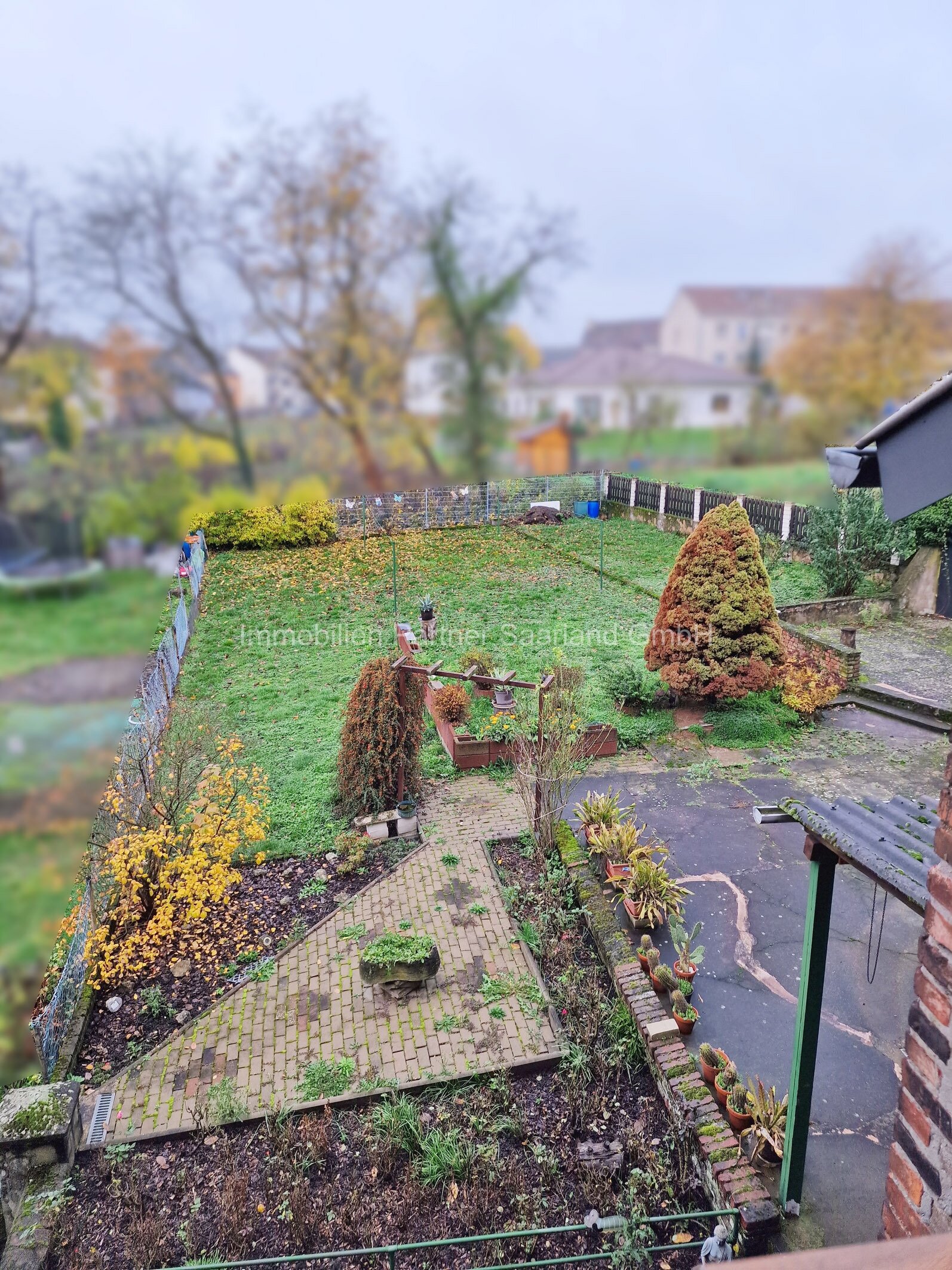 Renovierungsbedürftiges Reihenmittelhaus in VK (13) — Garten