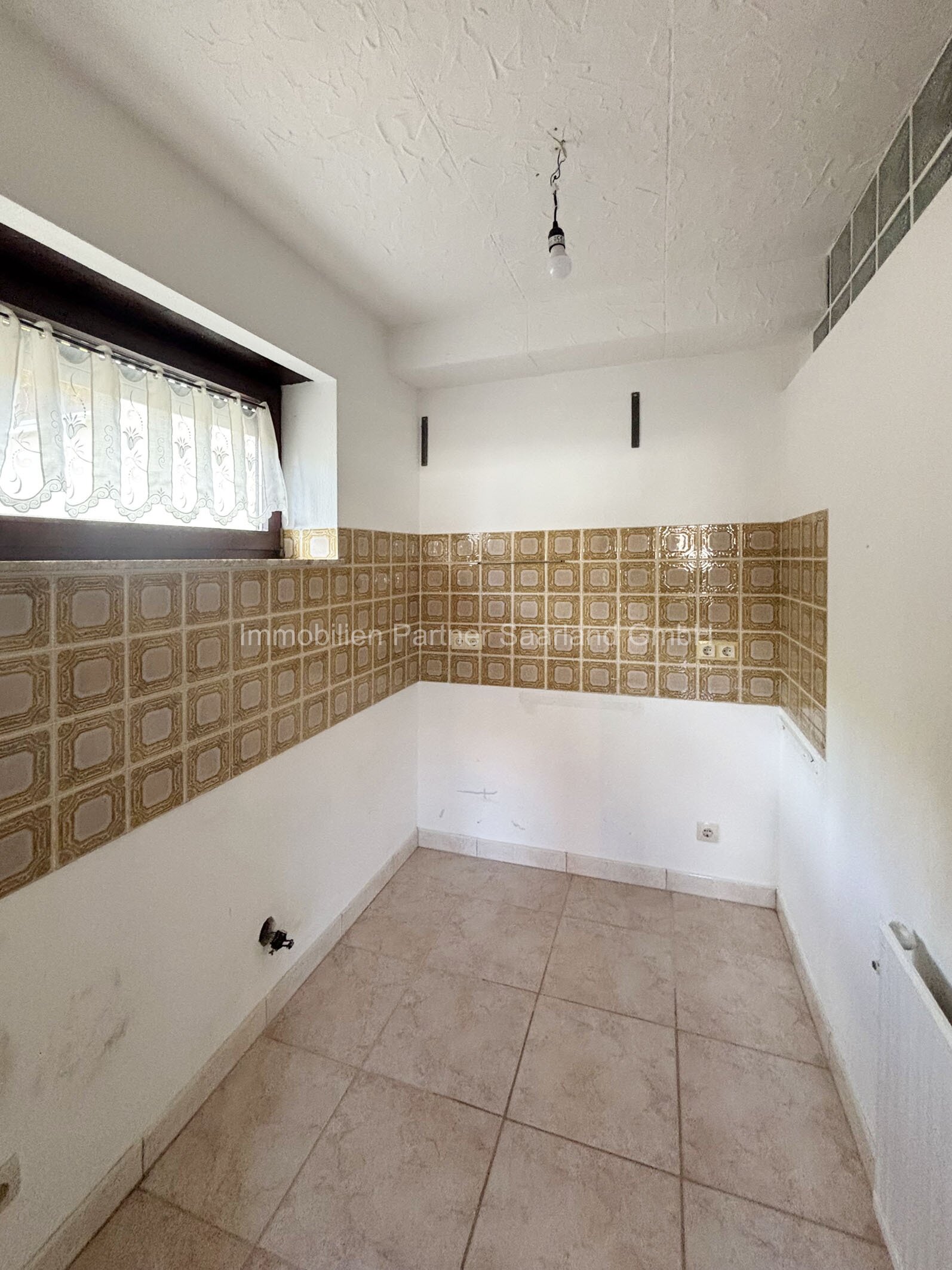 *neuer Preis* Einfamilienhaus mit ELW in Lebach (14) — Küche ELW