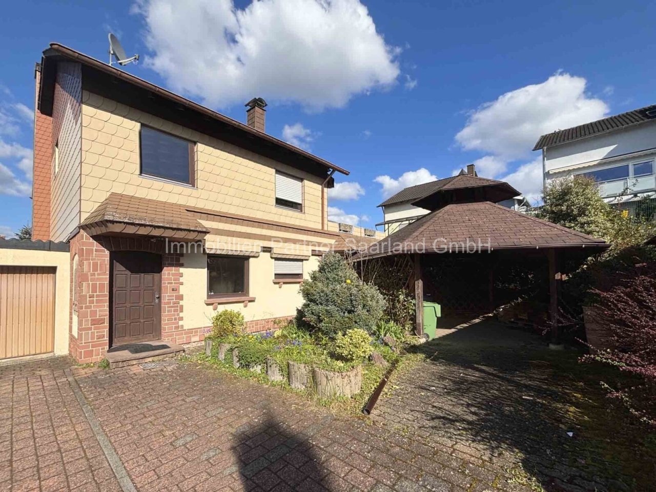 *neuer Preis* Einfamilienhaus mit ELW in Lebach (14) — Straßenansicht