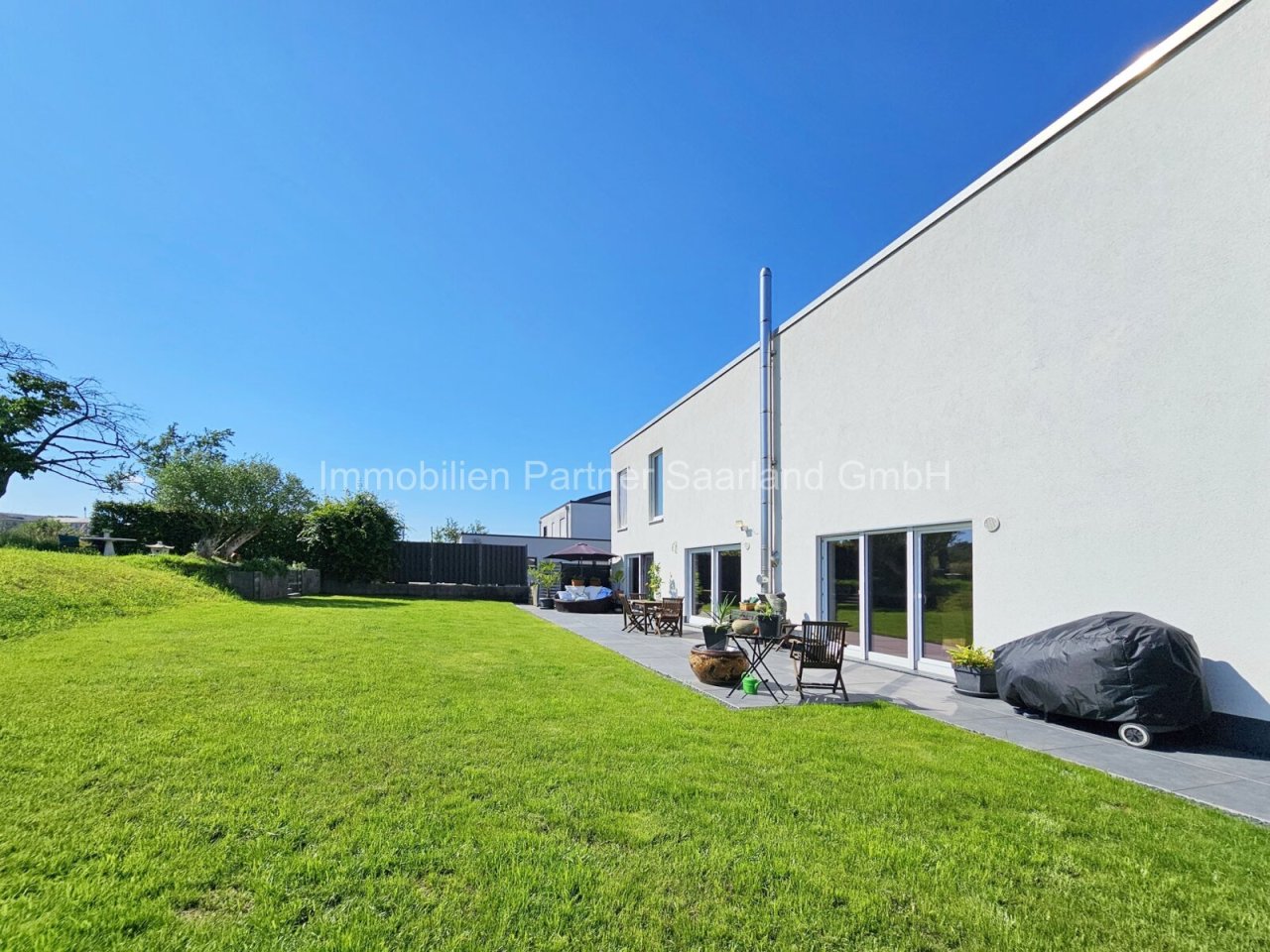 Traumhaus nahe luxemburgischer Grenze (15) — Terrasse/Garten
