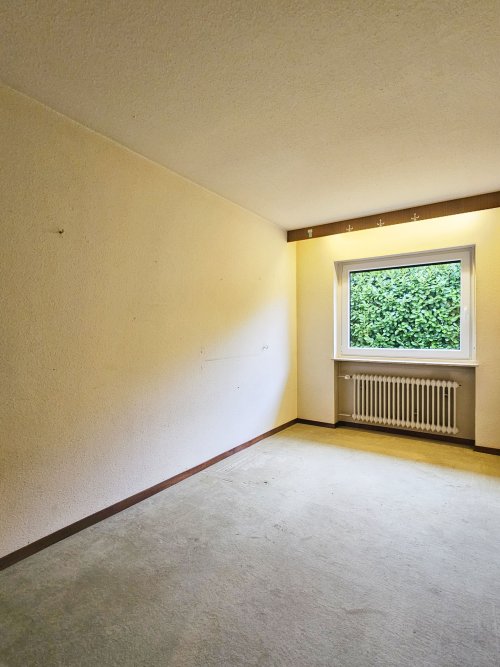 *verkauft* Großzügiger Bungalow in ruhiger Lage von Lebach-Eidenborn (3) — Zimmer