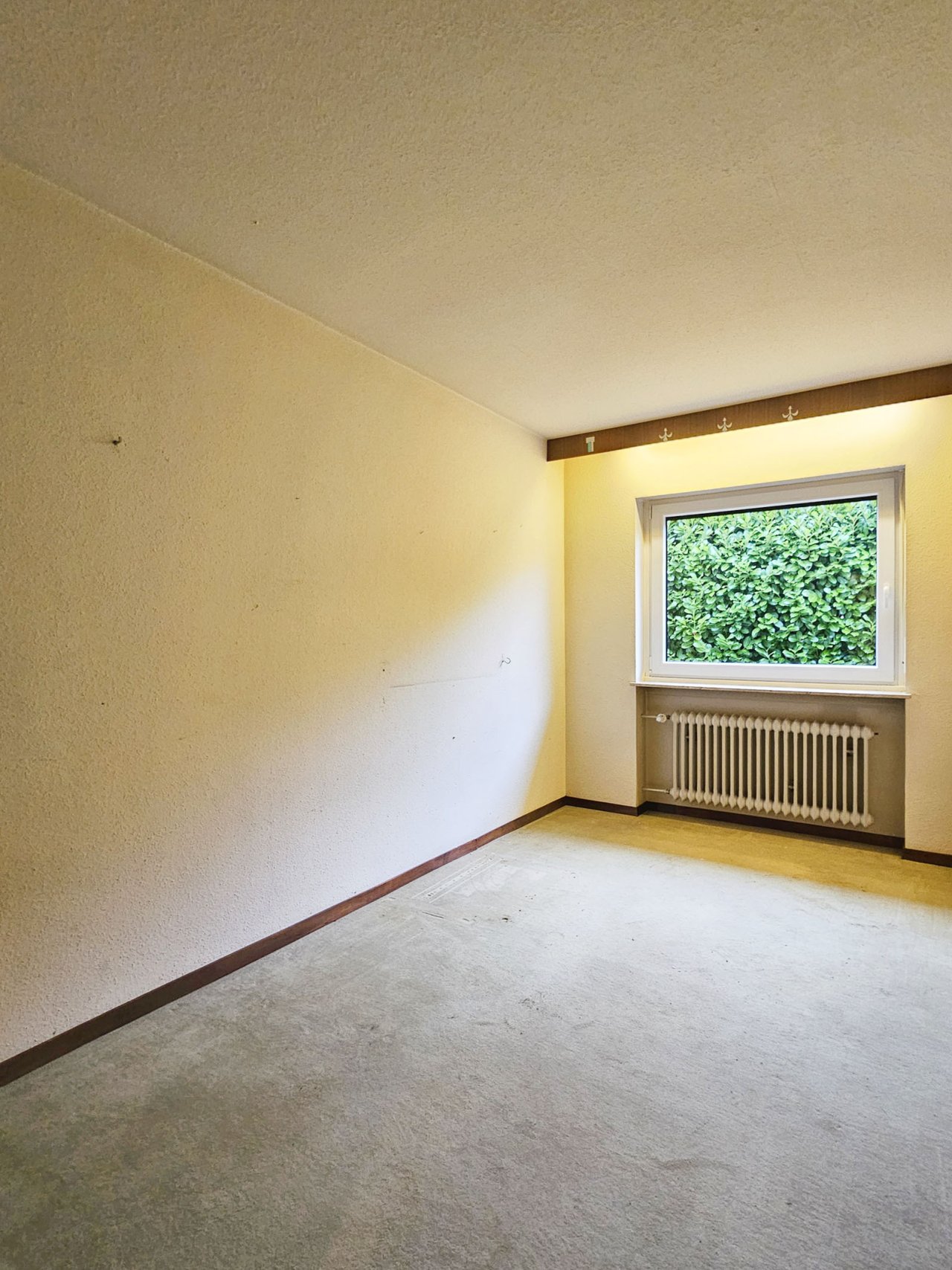 *verkauft* Großzügiger Bungalow in ruhiger Lage von Lebach-Eidenborn (3) — Zimmer