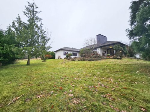 *verkauft* Großzügiger Bungalow in ruhiger Lage von Lebach-Eidenborn (3) — Garten