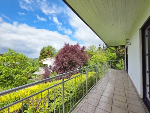 EFH in toller Lage mit herrlichem Fernblick (22) — Blick vom Balkon