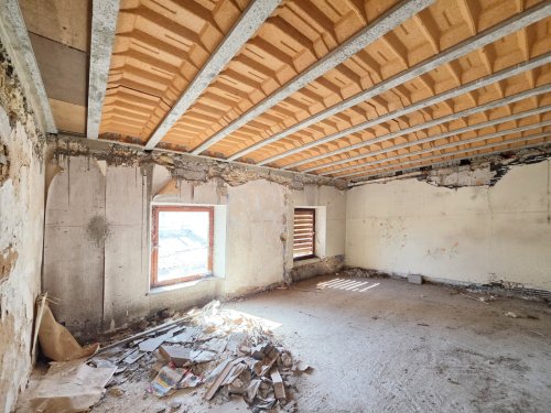 *verkauft* Abriss- und Sanierungsobjekte mit großem Potenzial (10) — Obergeschoss