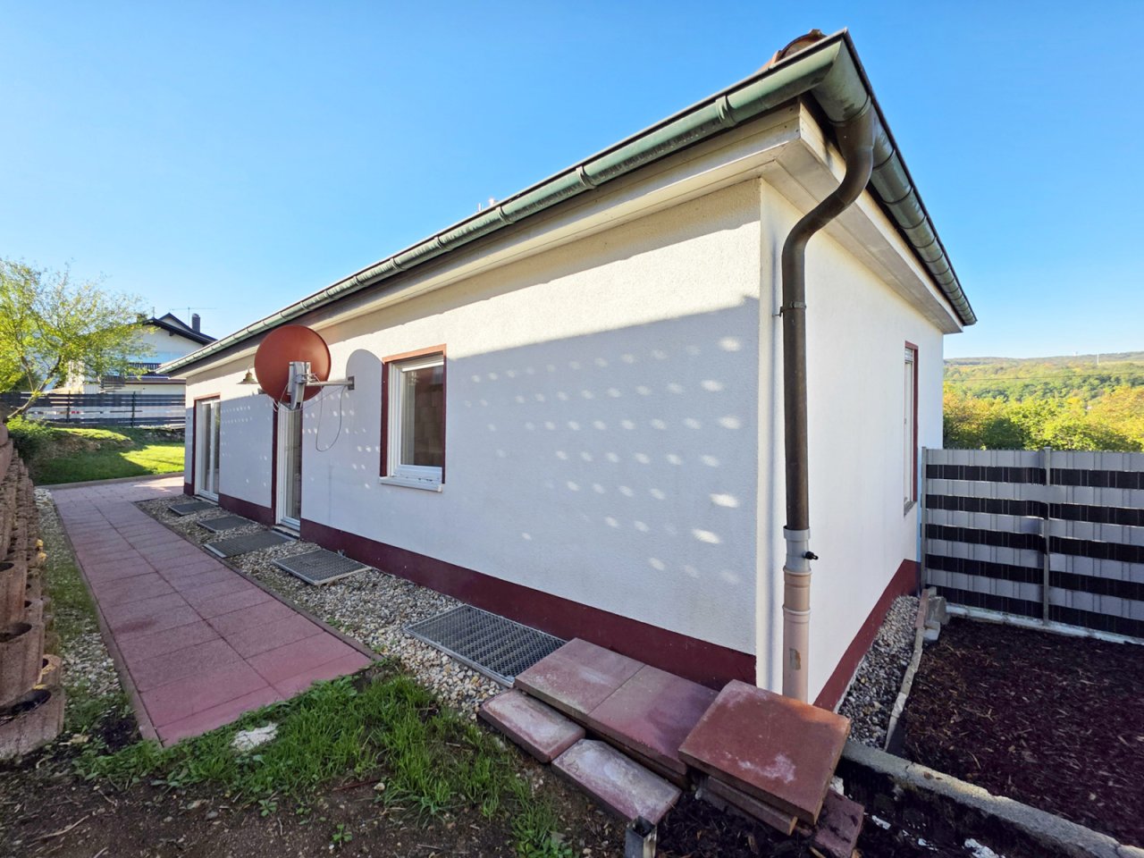 Freistehendes Einfamilienhaus in Auersmacher (27) — Rückansicht